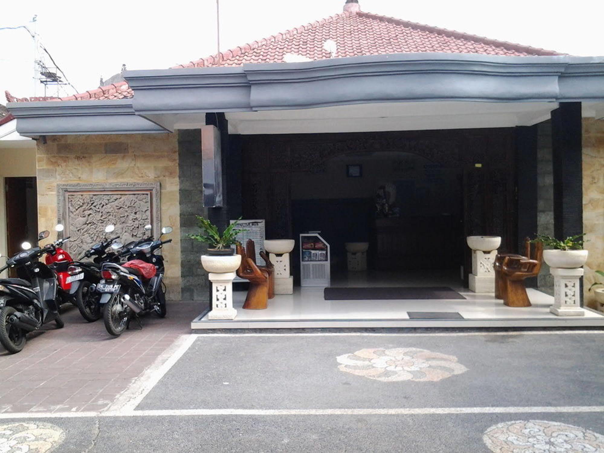 马亨德拉海滩酒店 庫塔 外观 照片